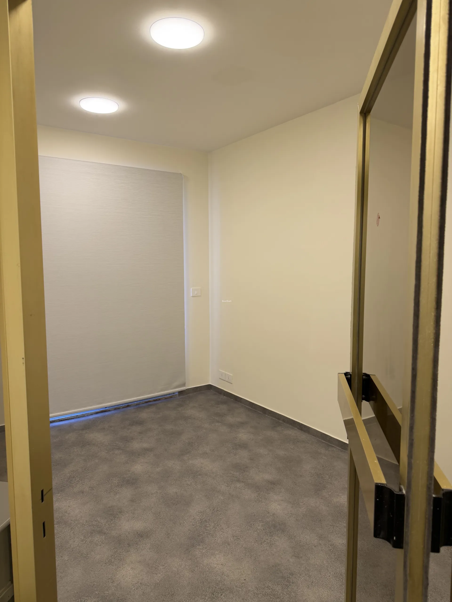 Office for rent in Corniche el mazraa, beirut, lebanon