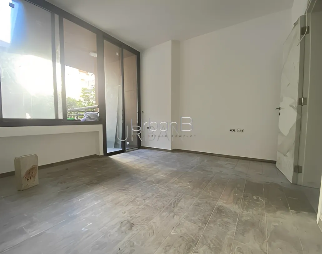 Apartment for Sale in Caree d'or, Achrafieh - 1 bed, 1 bath