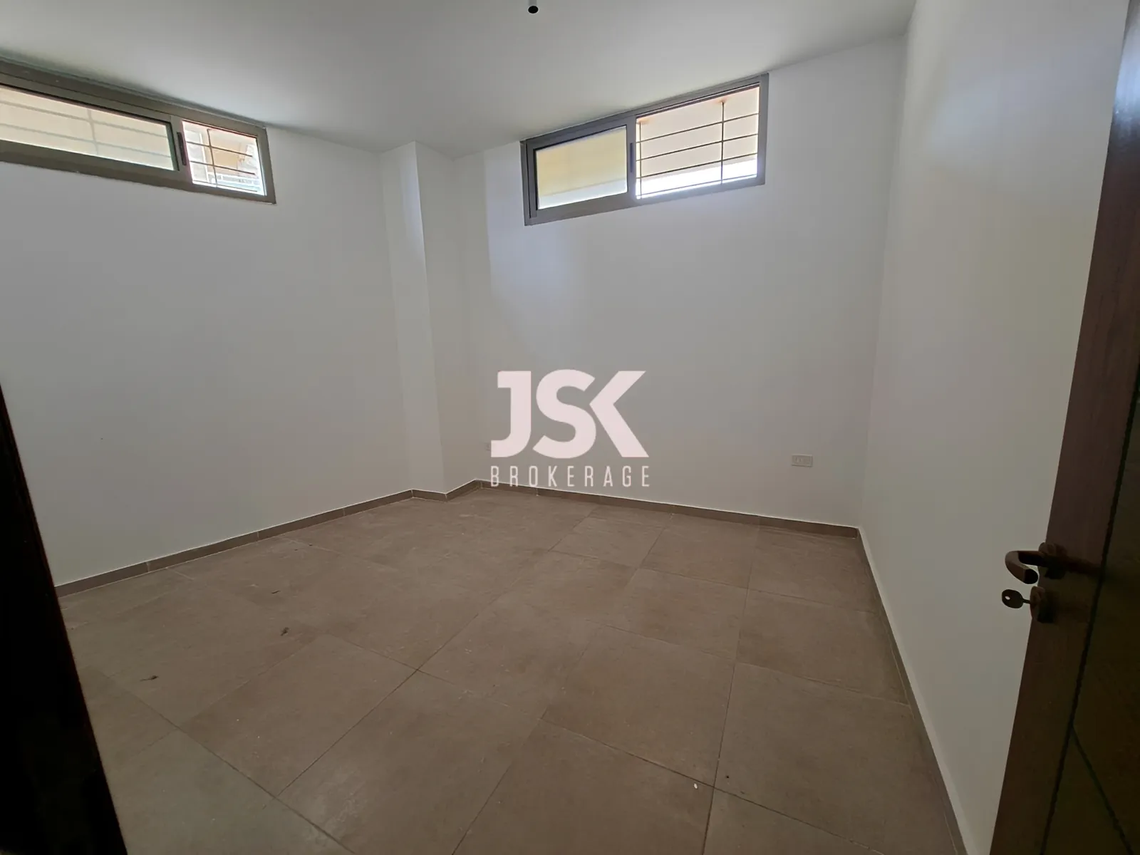 Apartment for Sale in Aamchit