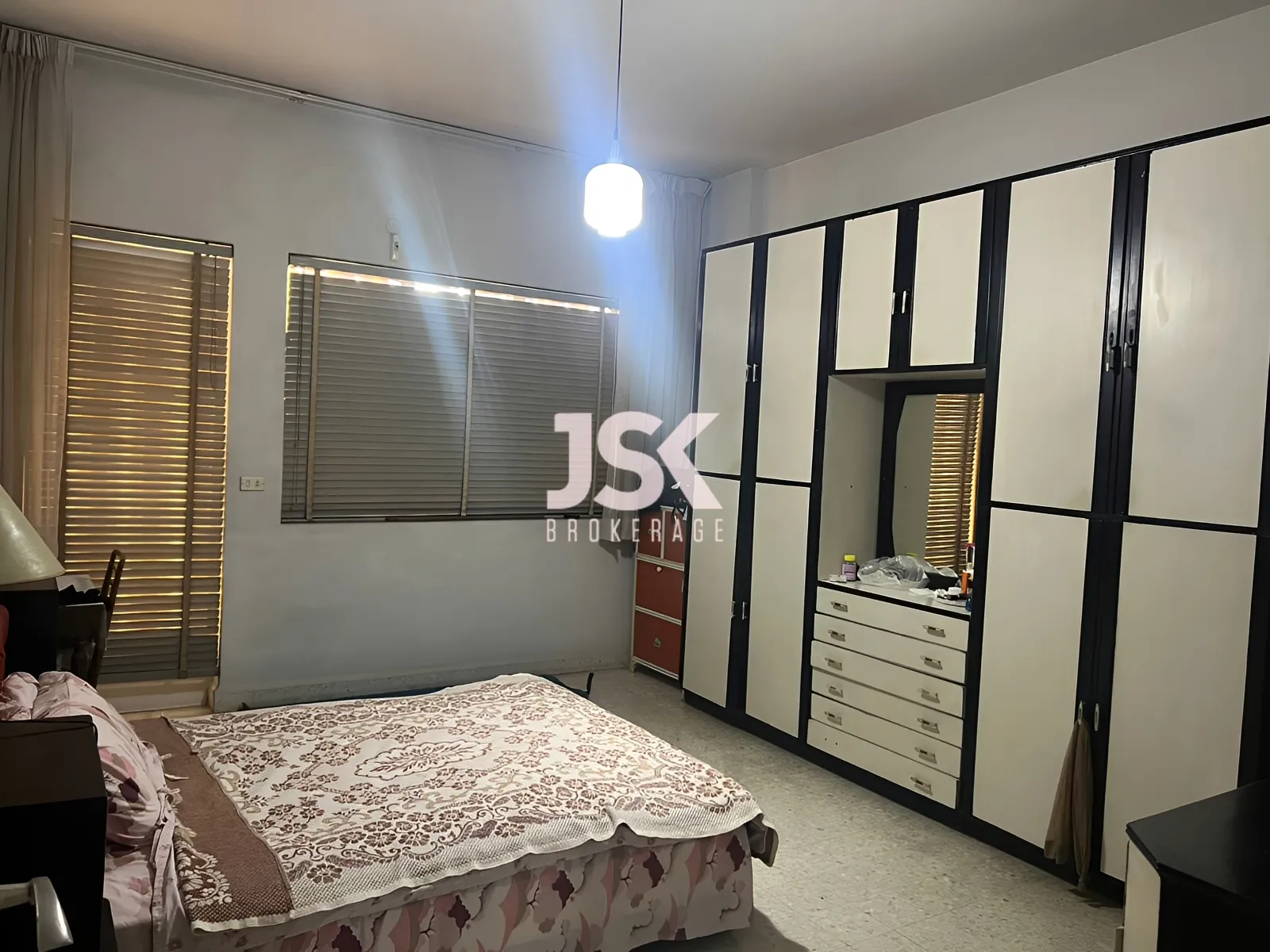 Apartment for Sale in Ain El Remmaneh - 3 bed, 2 bath