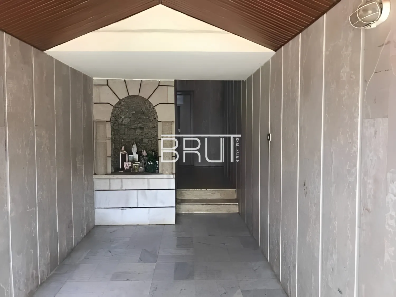 Apartment for Sale in Ballouneh