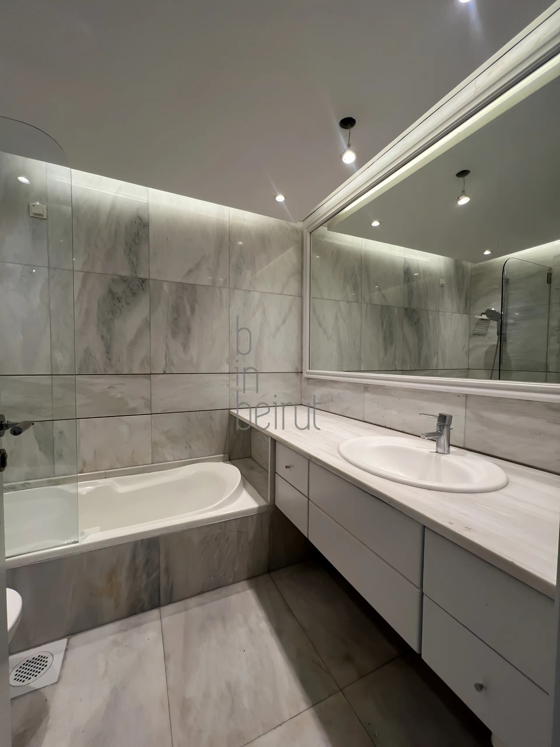 Apartment for Sale in Zarhat el Ihssan