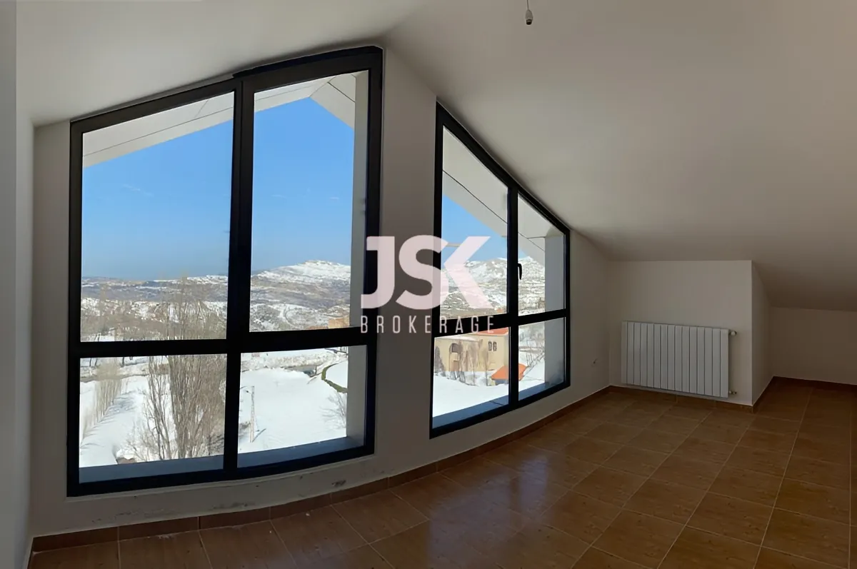 Chalet for rent in Faqra, Lebanon - 4 bed, 4 bath