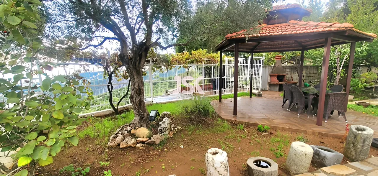 Apartment for Sale in Ajaltoun