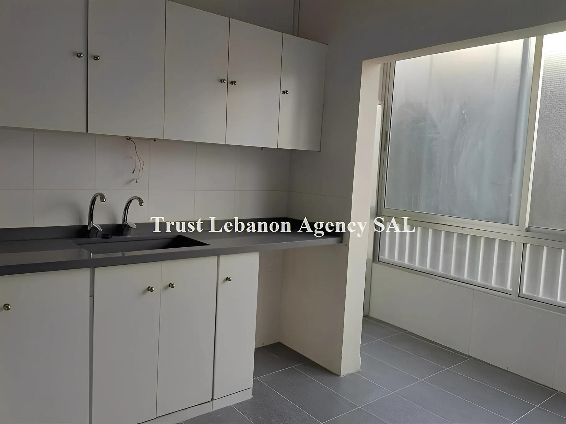 Office for rent in Achrafieh