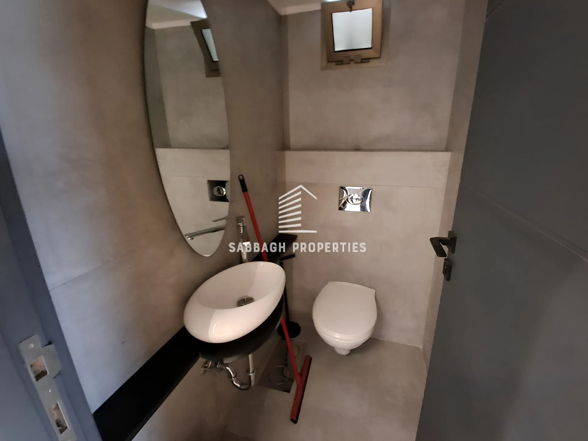 Apartment for rent in Geitawi, beirut, lebanon