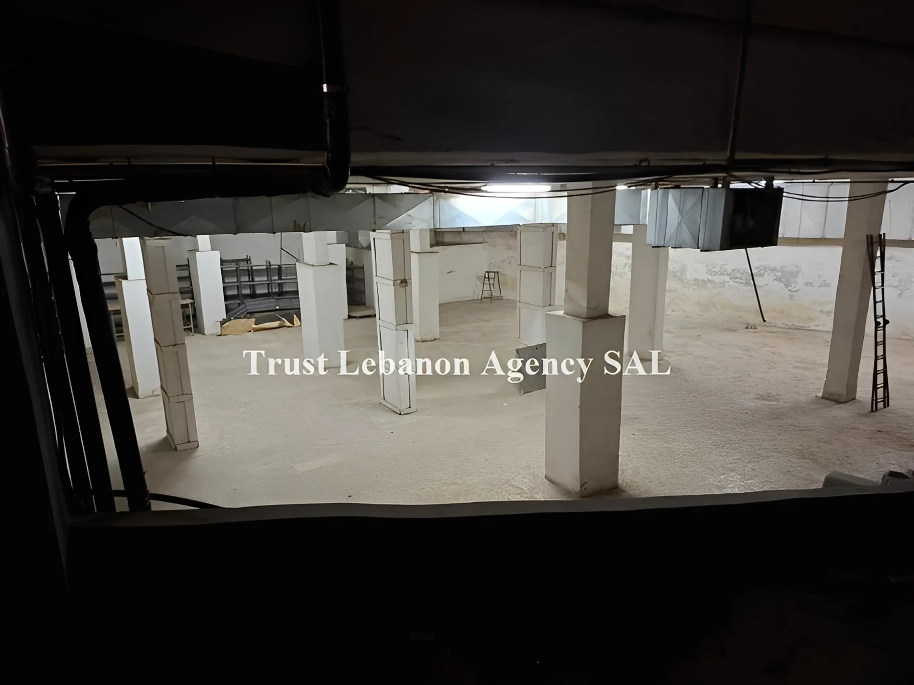 Commercial Property For Rent in Beirut, Dahieh
