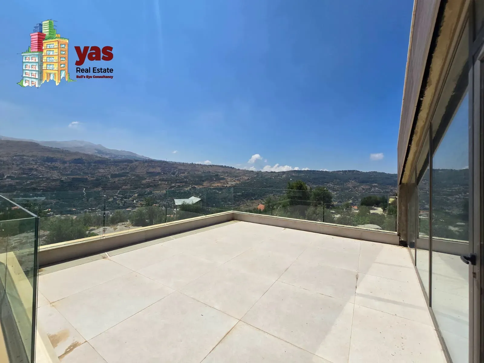 Apartment for Sale in Hrajel - 3 bed, 5 bath
