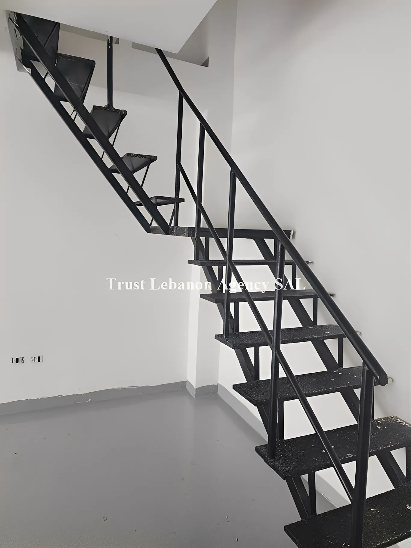 Shop for sale in Metn, Sin El Fil