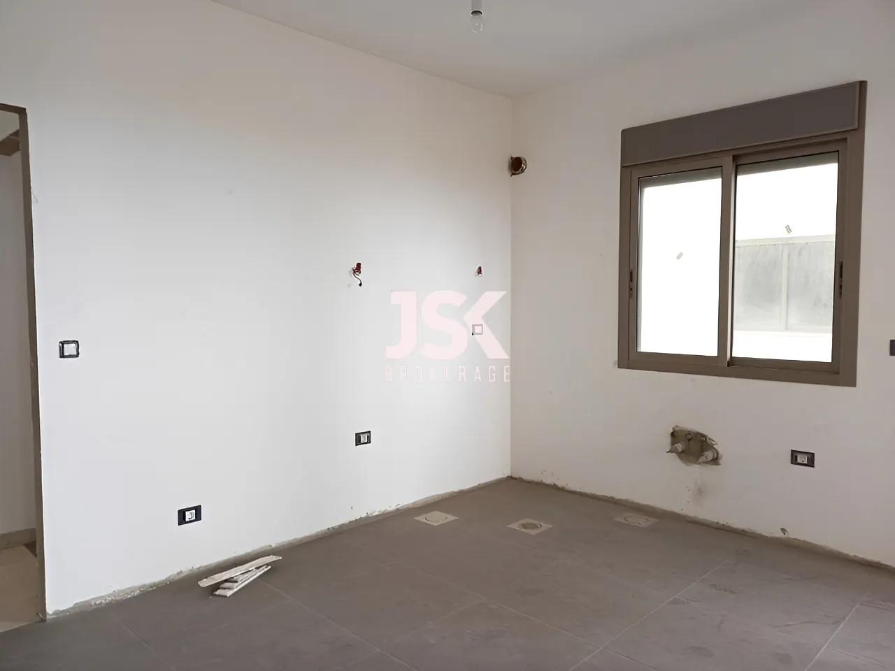 Apartment for Sale in Haret Sakher