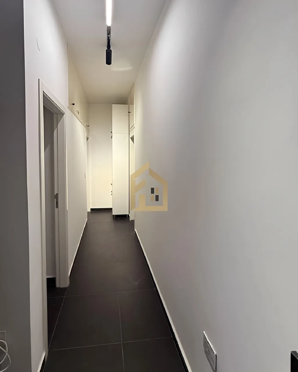 Apartment for rent in Achrafieh, Beirut, Lebanon - 2 bed, 1 bath