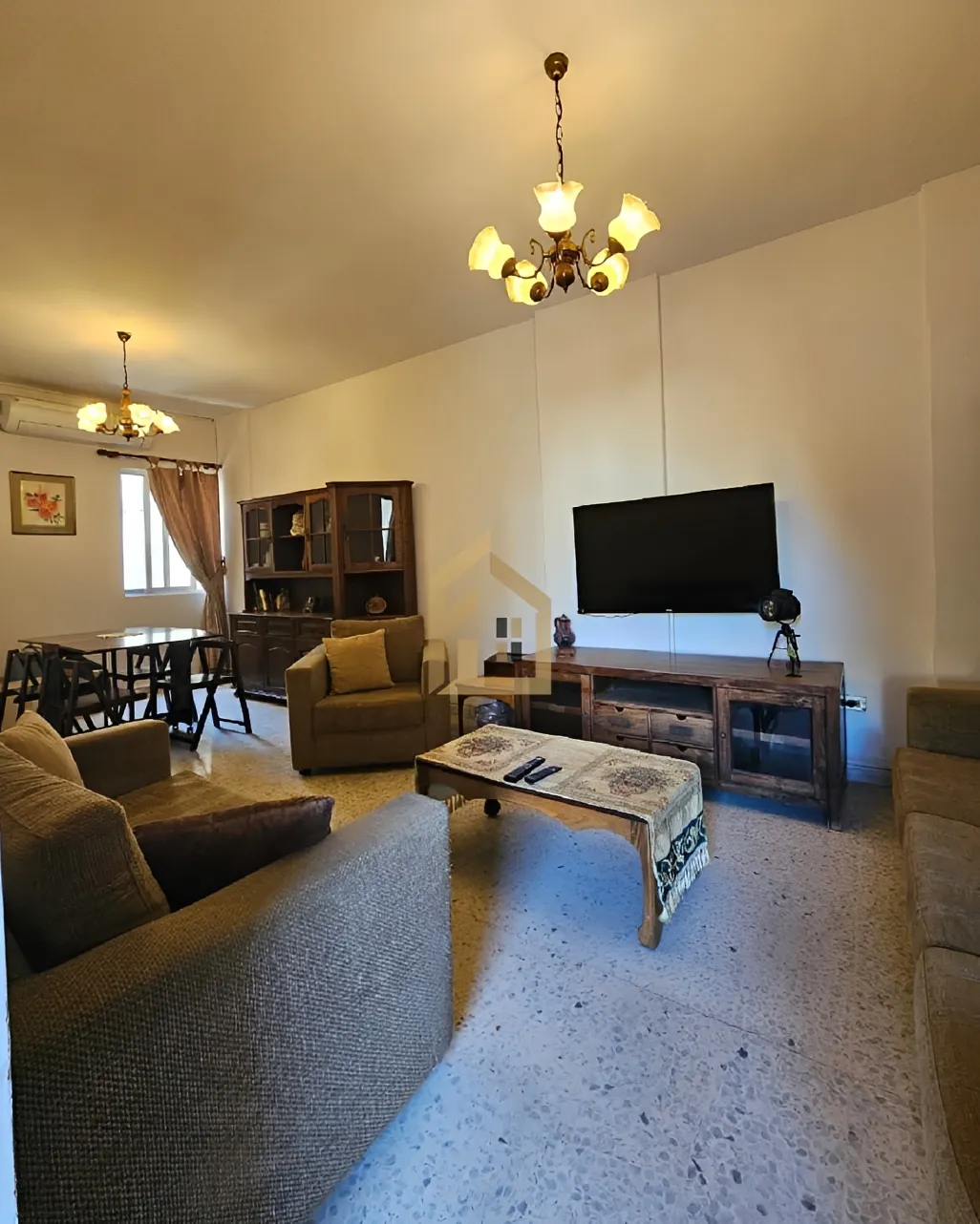 Apartment for rent in Zokak el Blat, Beirut, Lebanon - 2 bed, 2 bath