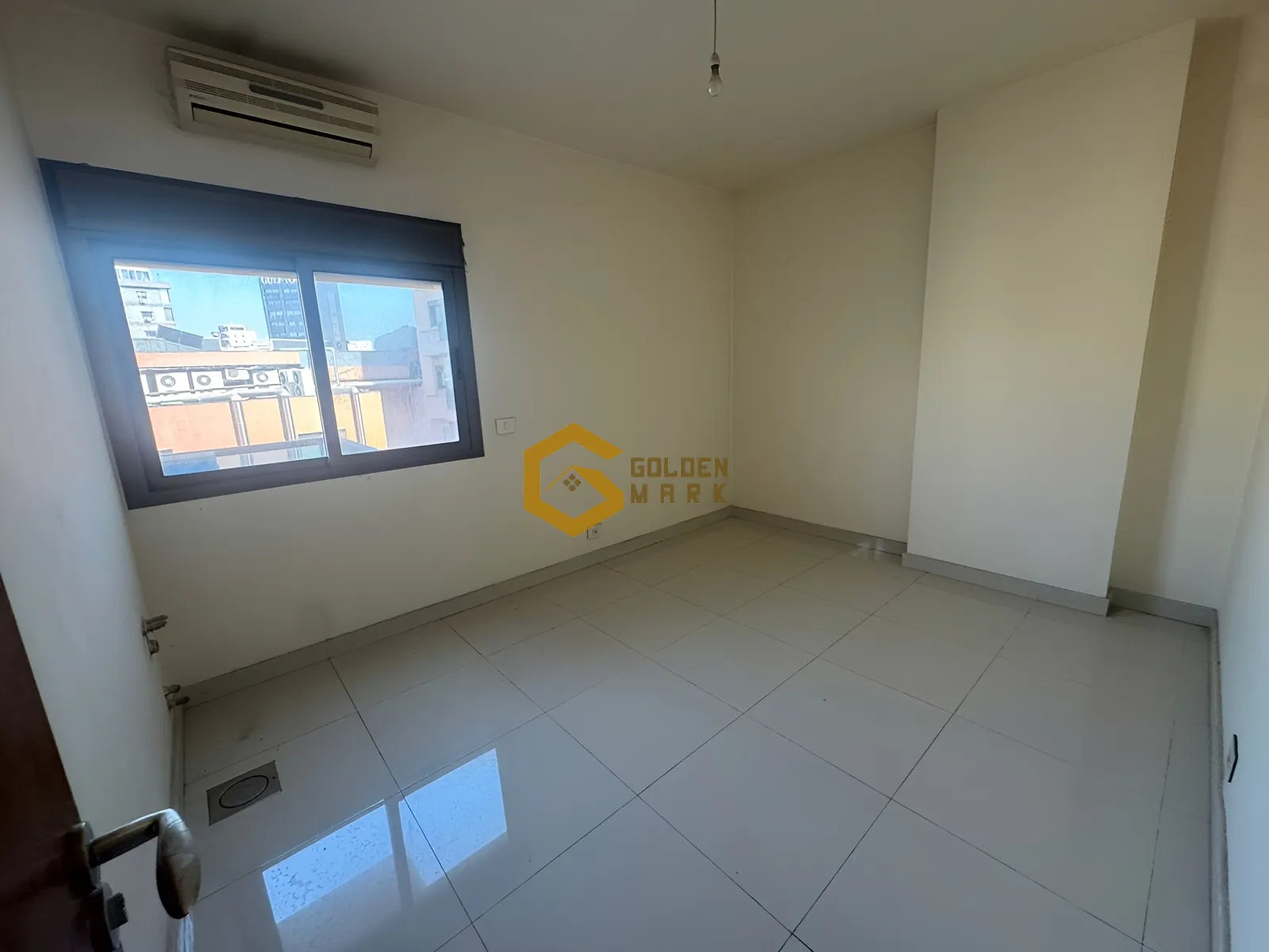 Office for rent in Jdeideh
