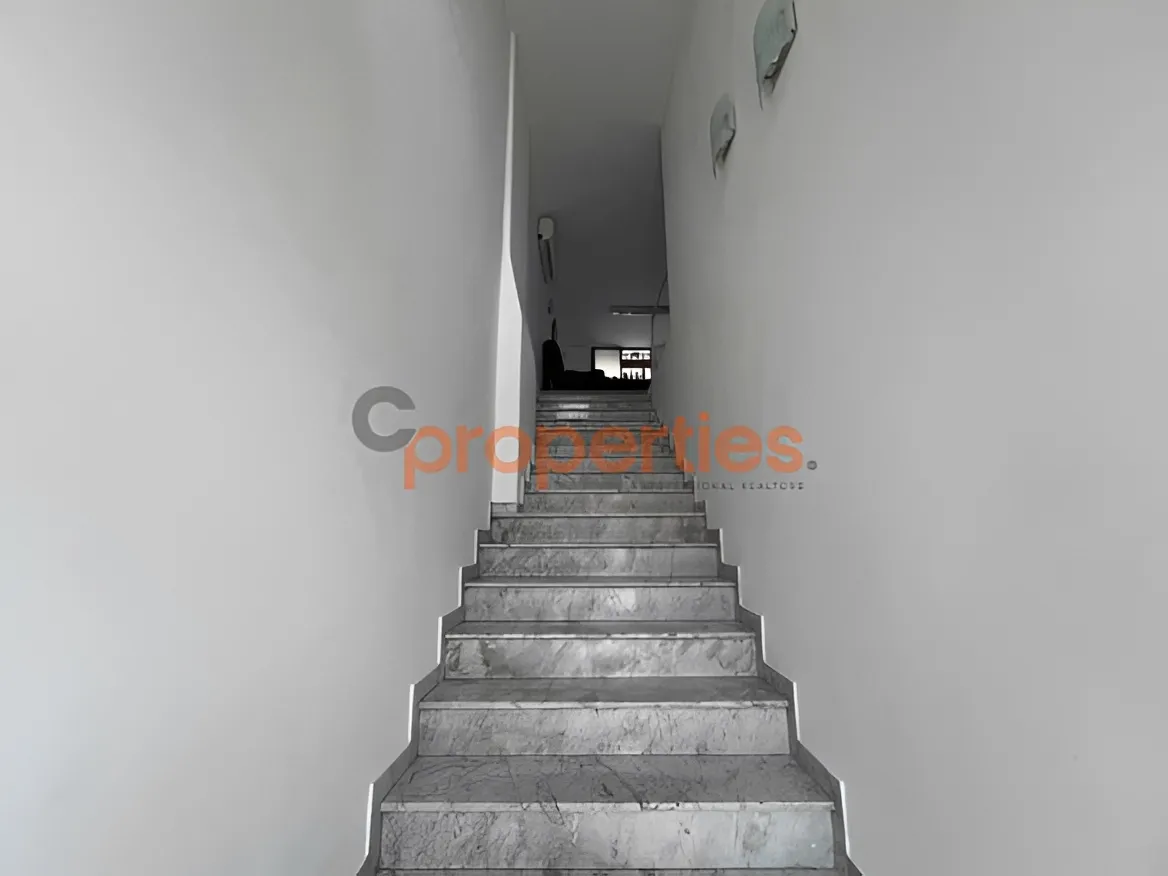 Showroom for Sale in Dekwaneh
