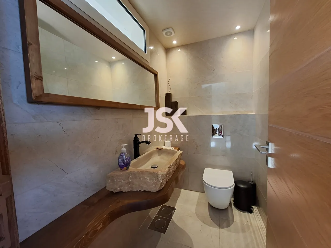 Apartment for Rent in Harissa