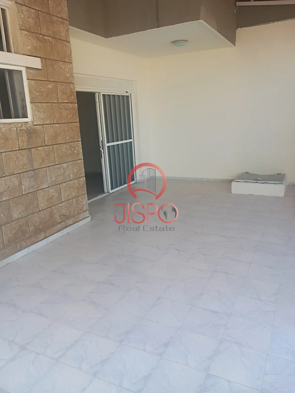 Apartment for Sale in Qornet El Hamra