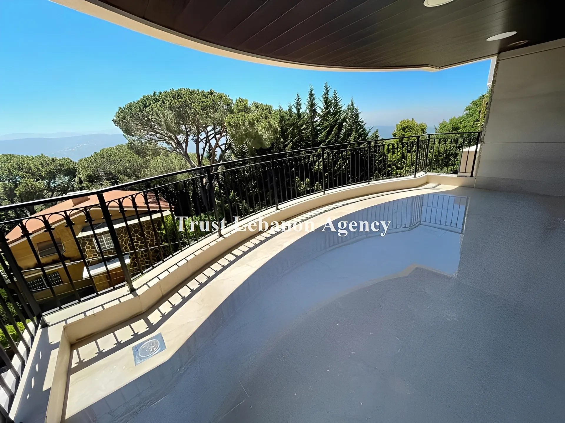 Apartment for Sale in Metn Broumana Lebanon - 3 bed, 4 bath