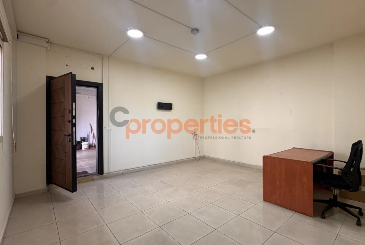 Warehouse for Rent in Aaoukar