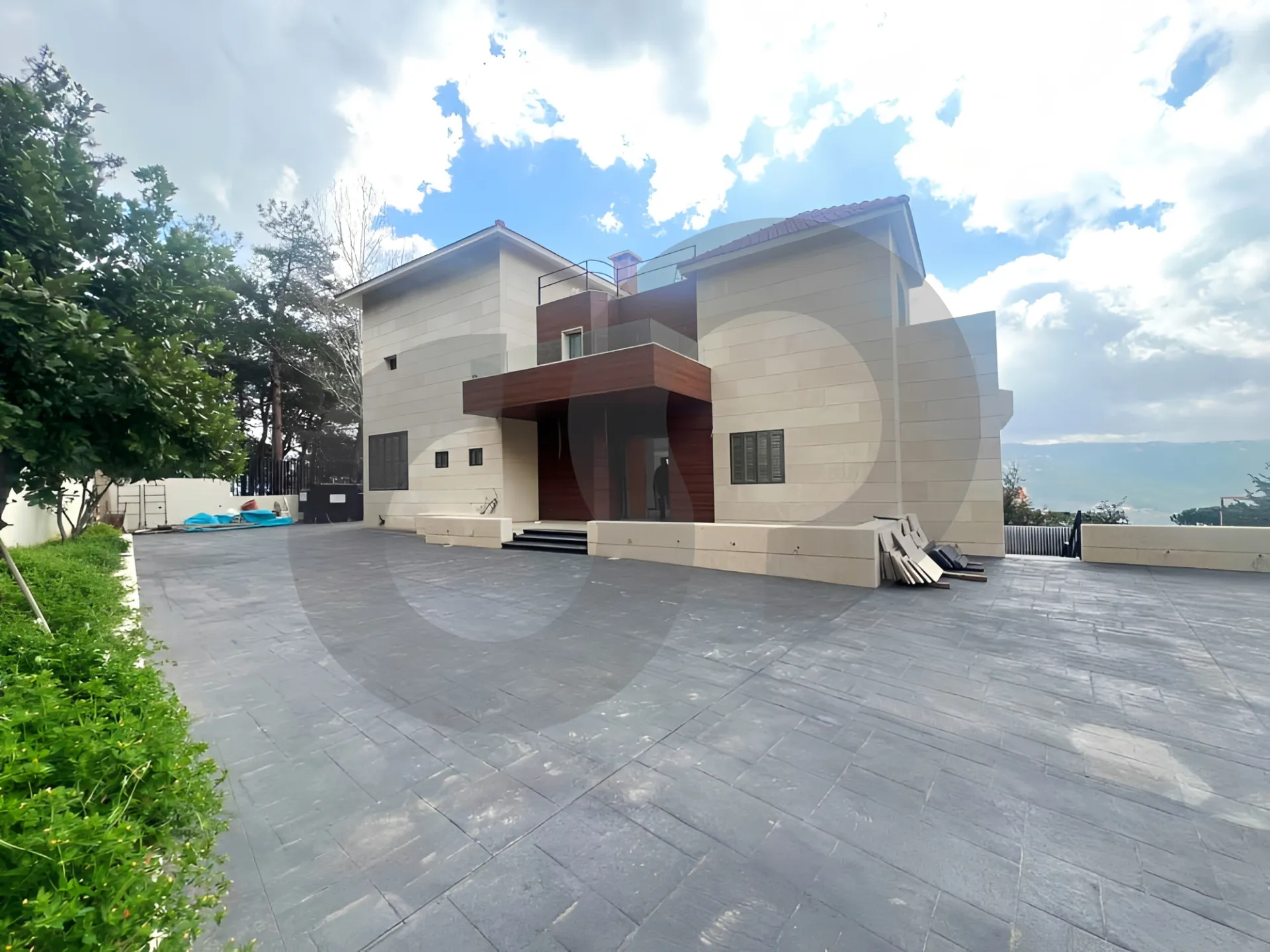 Villa for Sale in Baabdat