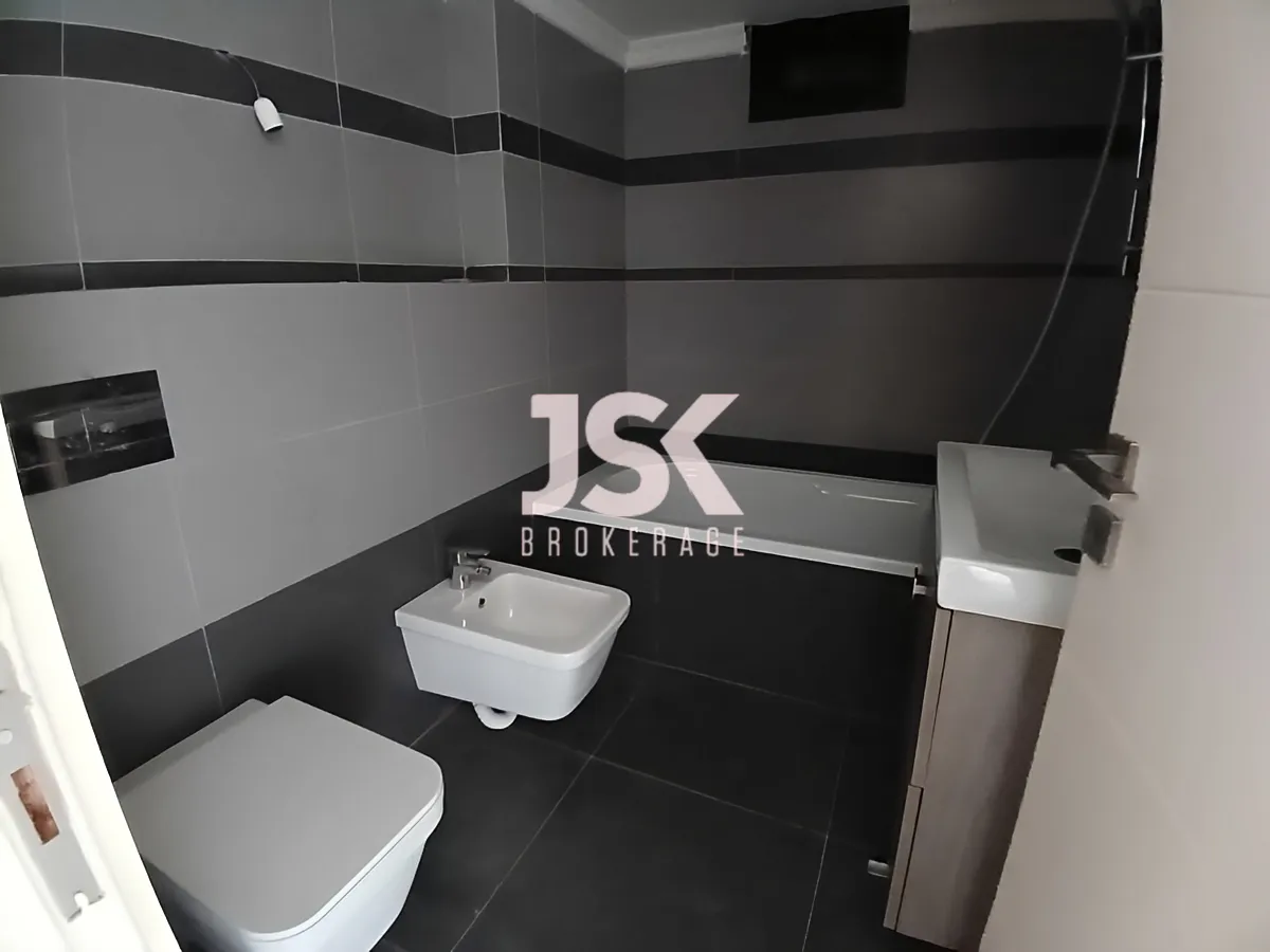 Apartment for Sale in Mazraat Yachoua, Lebanon - 4 bed, 4 bath