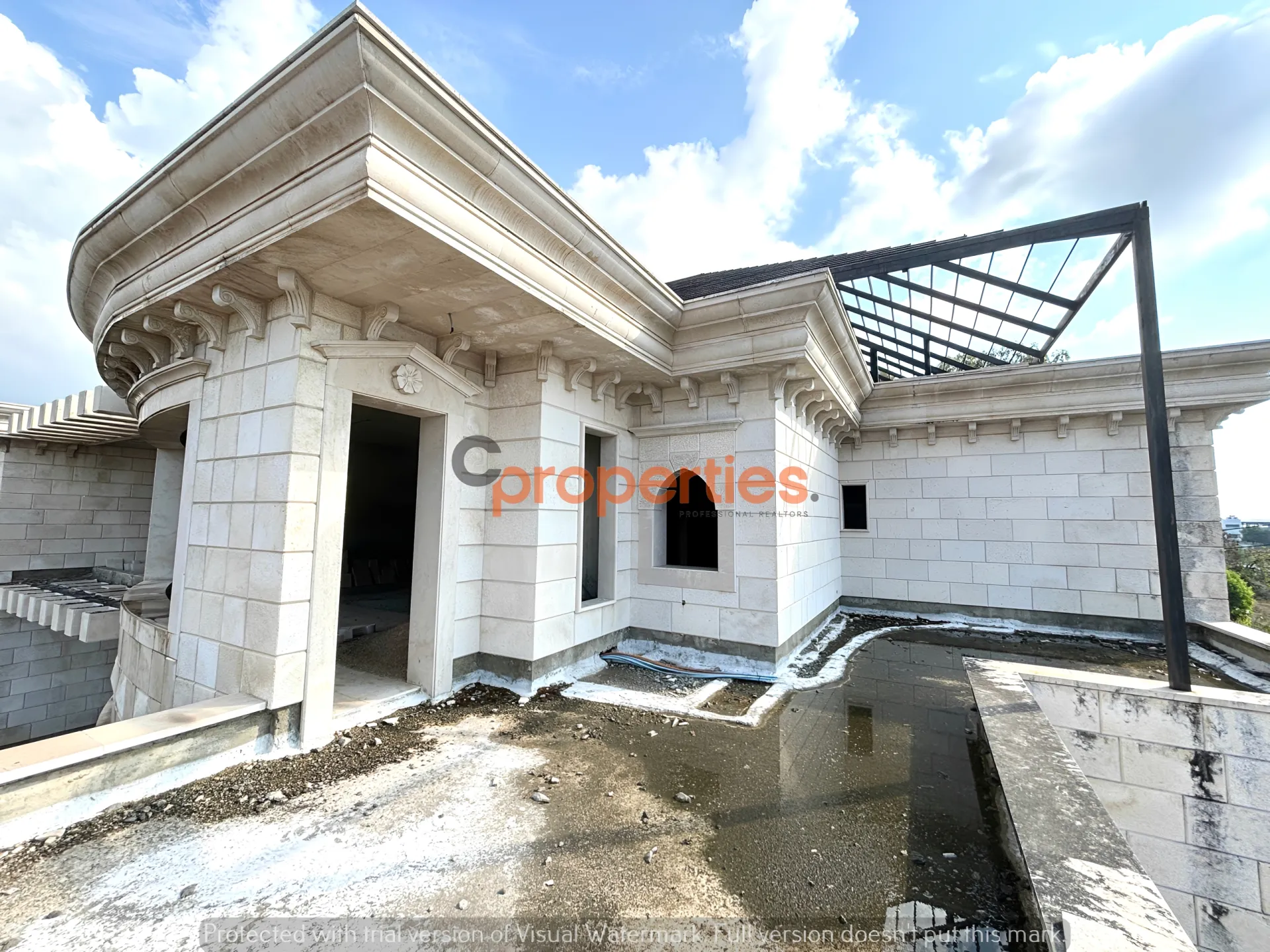 Villa for Sale in Aamchit