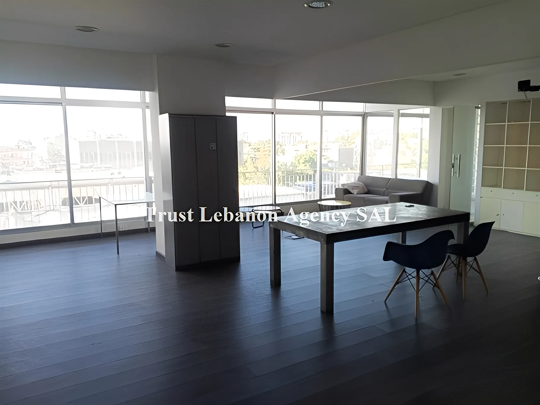 Office for rent in Beirut, Medawar