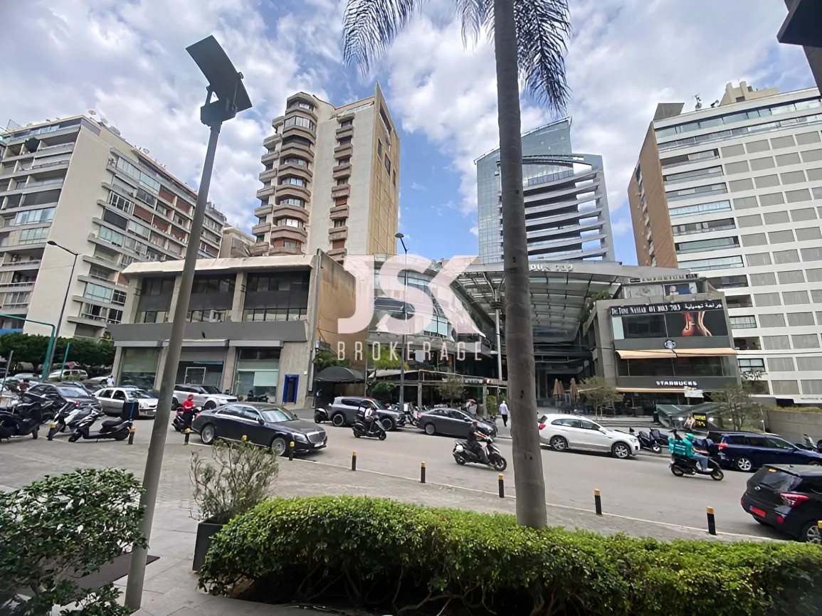 Apartment for sale in Verdun, Bayrut, Lebanon - 4 bed