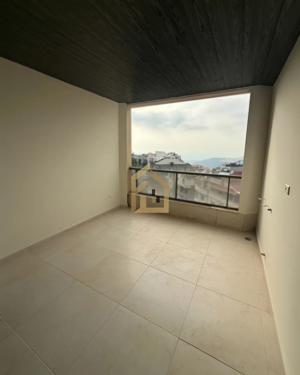 Apartment for rent in Qornet El Hamra, Lebanon - 2 bed, 2 bath