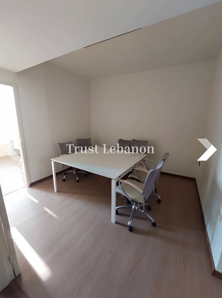 Office for rent in Dekwaneh