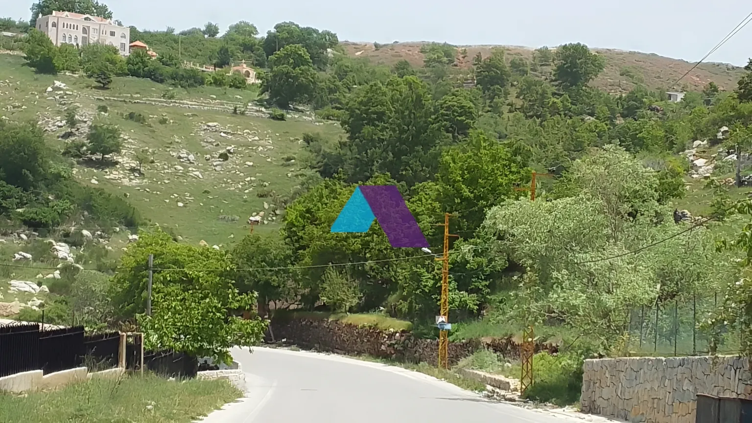 Building for Sale in Zaarour