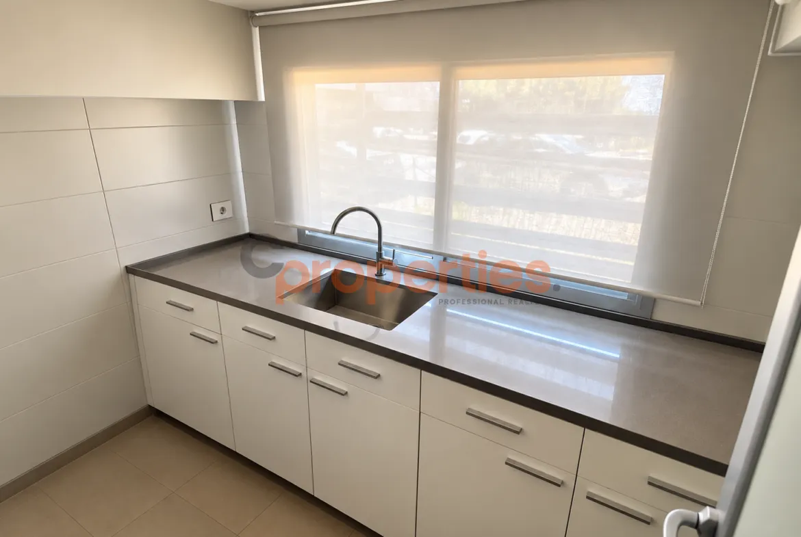 Showroom for Rent in Mansourieh