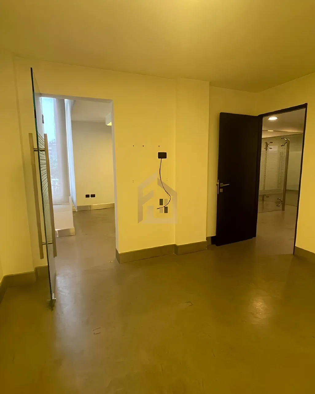 Office for rent in Forn El Chebbak, Lebanon