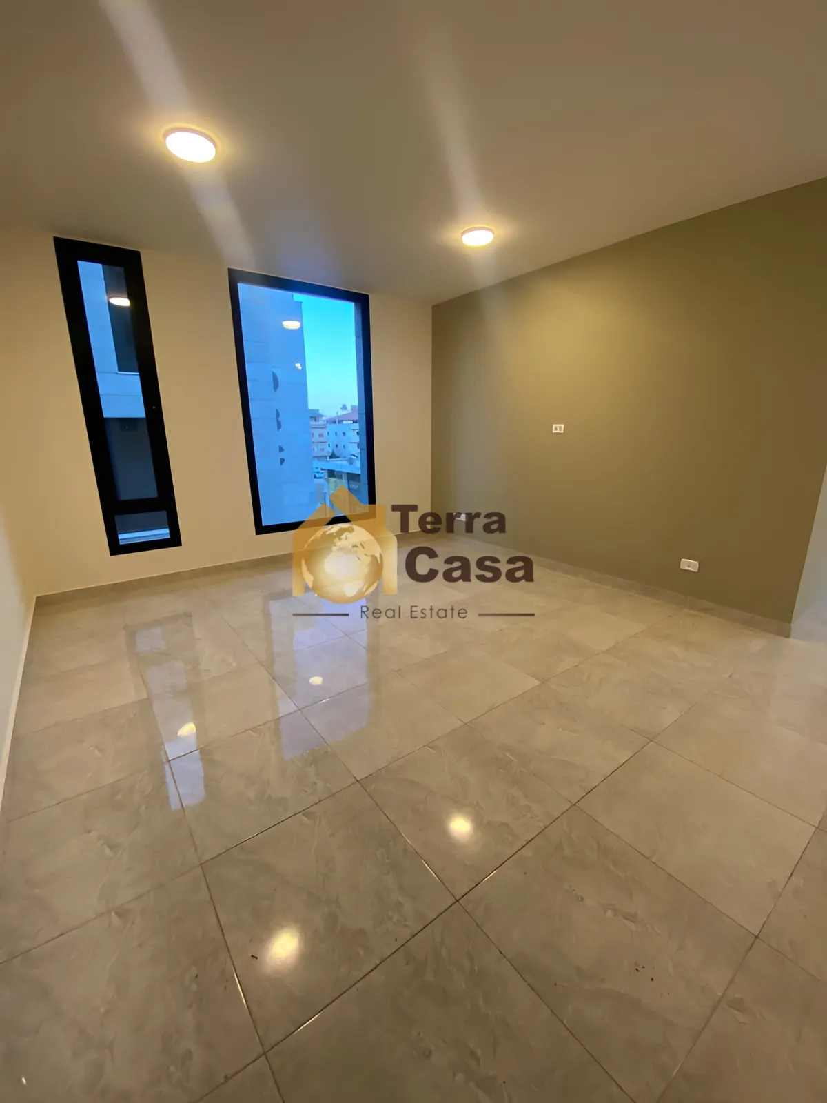 Office for Rent in Haouch el Omara