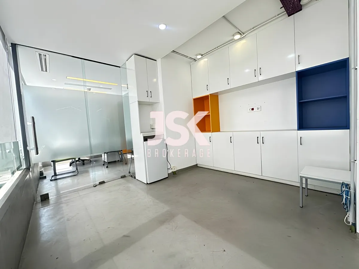 Office for Rent in Bechara El Khoury, Beirut, Lebanon