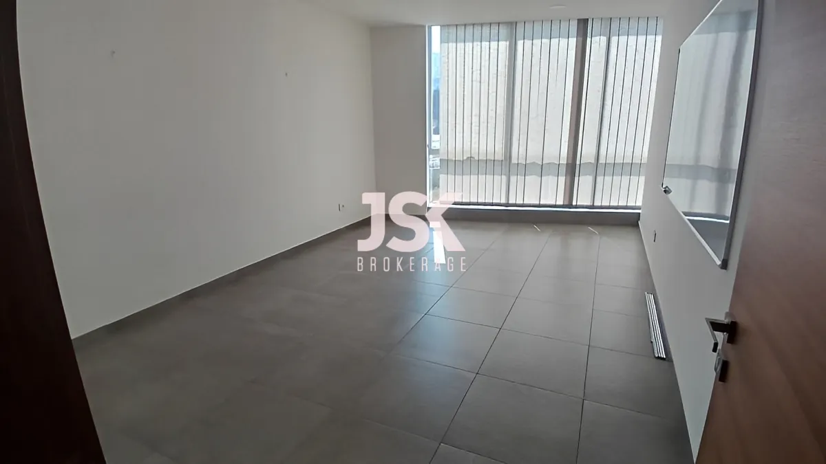 Office for rent in Jdeideh