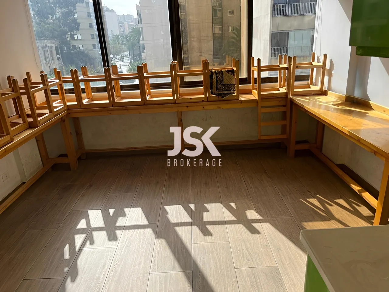 Office for Rent in Ras