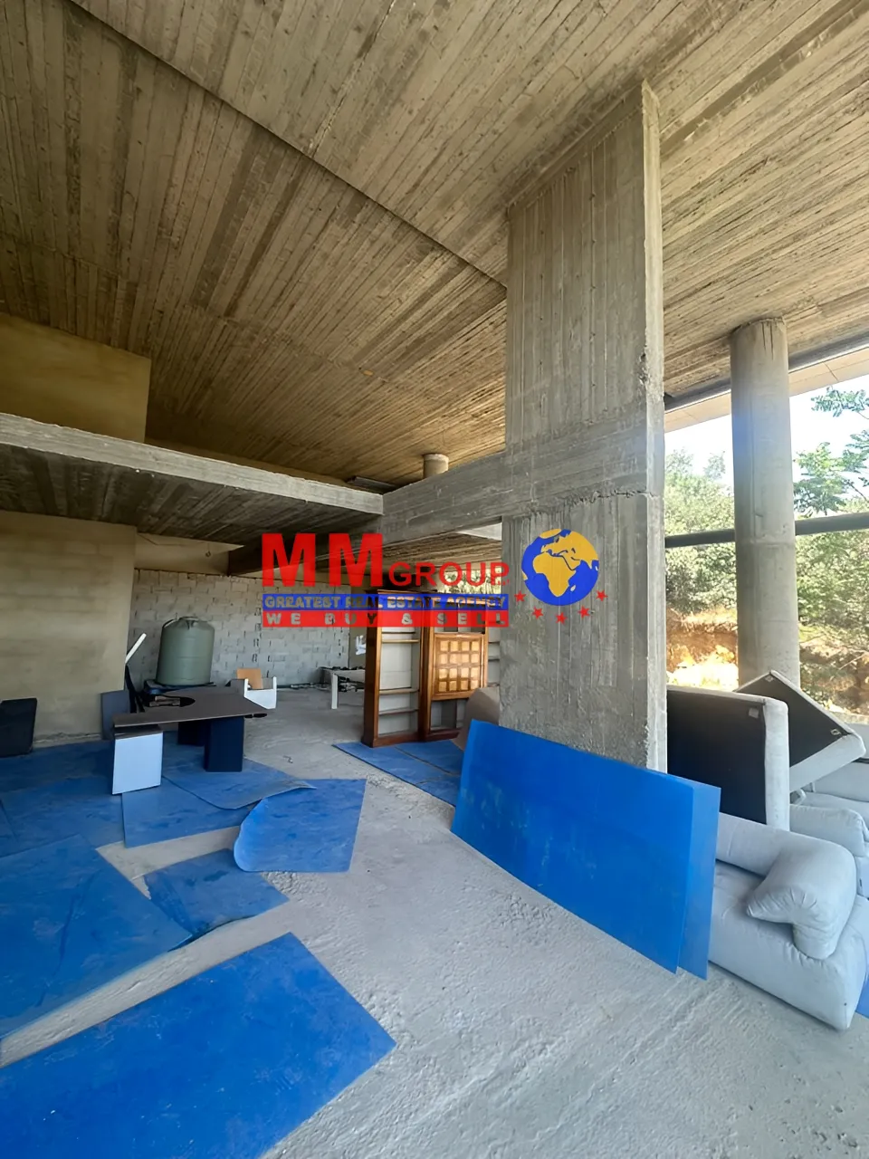 Showroom for rent in Mansourieh