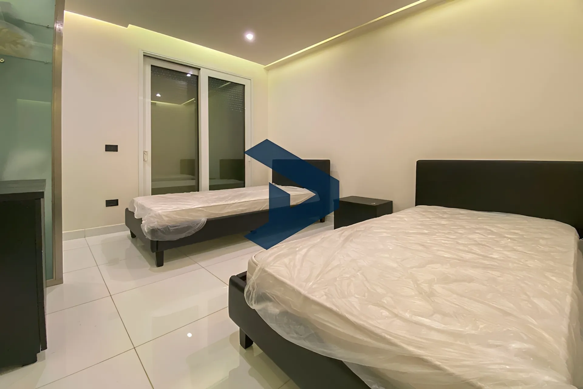 Apartment for sale in Ain Al Mraiseh, Beirut, Lebanon