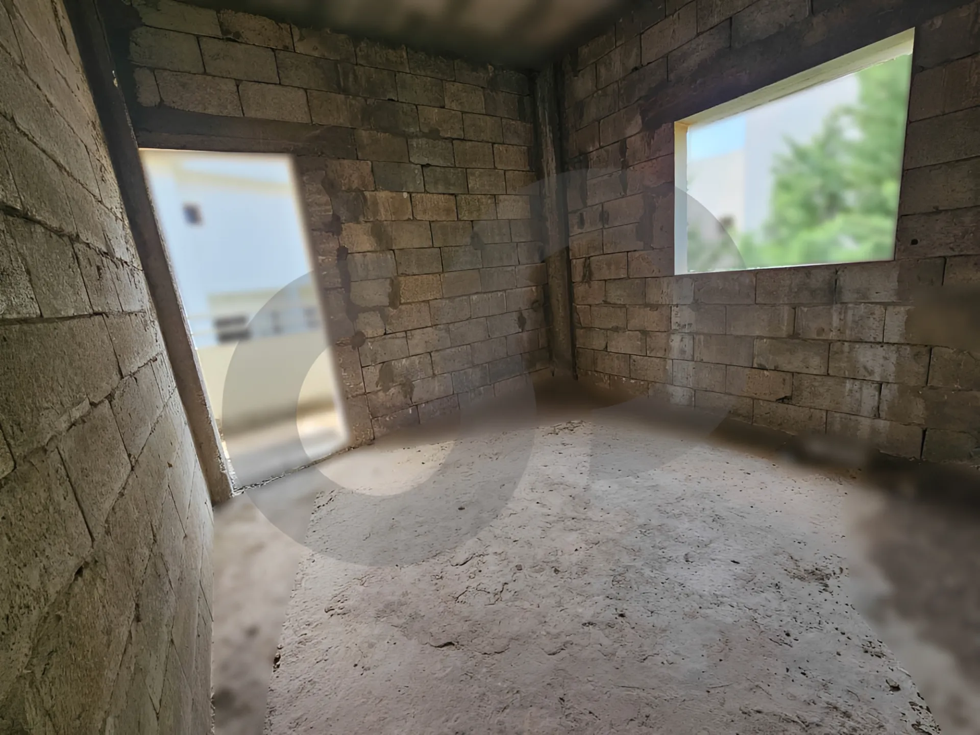 Building for Sale in Barsa