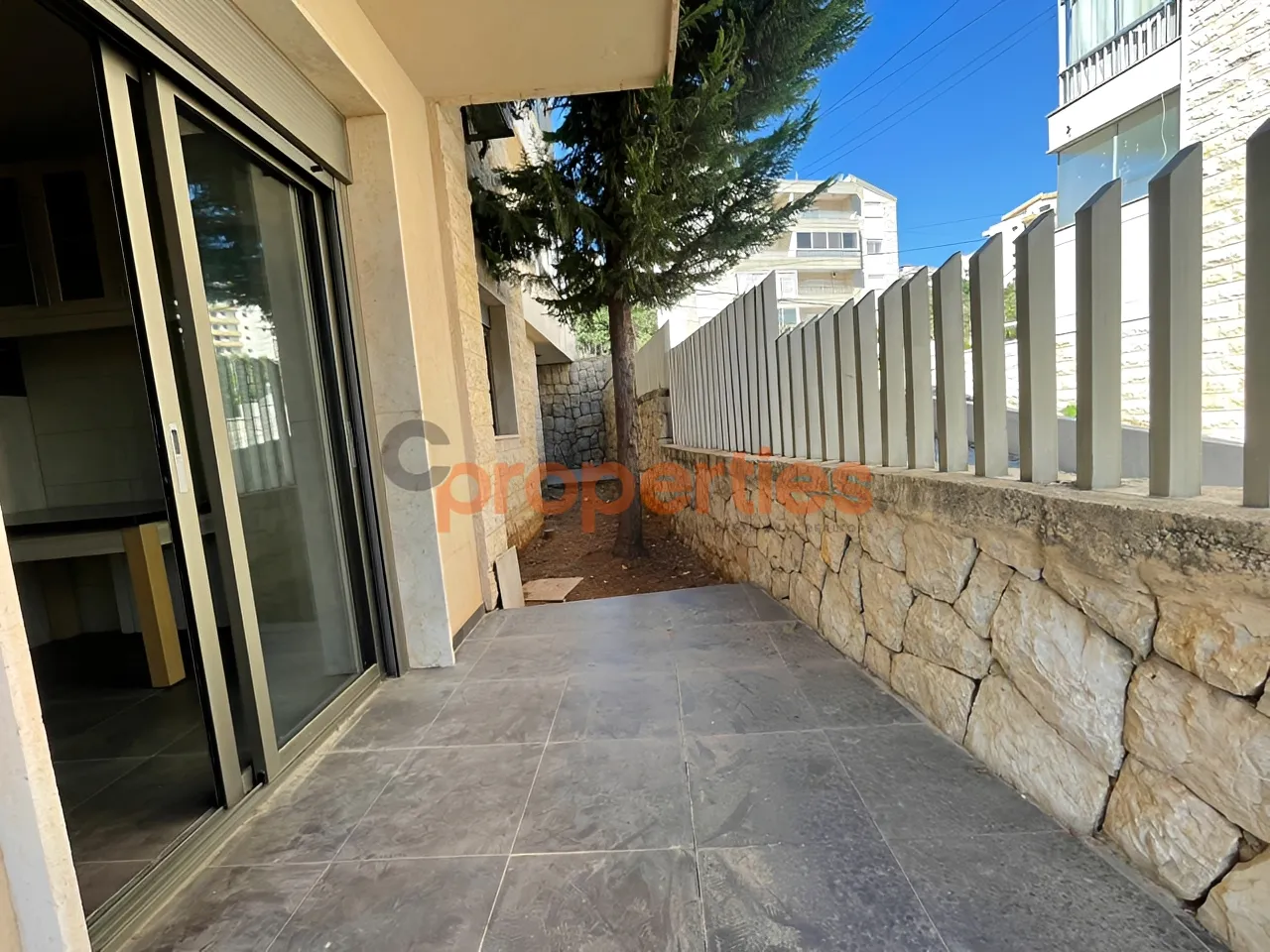 Apartment for Sale in Ballouneh
