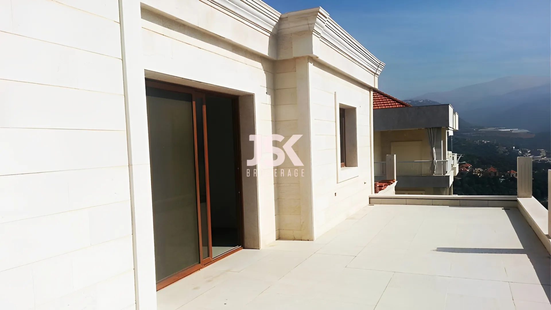 Villa for Sale in Ballouneh