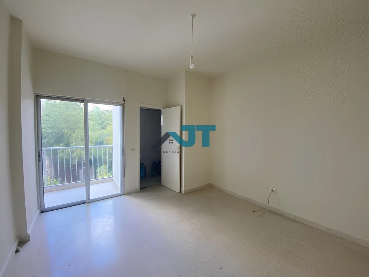 Apartment for Sale in Awkar