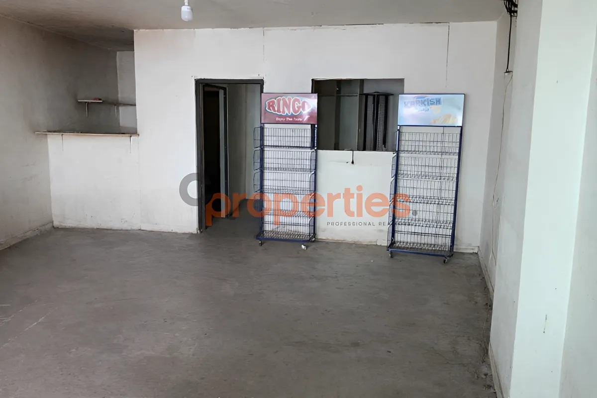Shop for sale in Dekwaneh