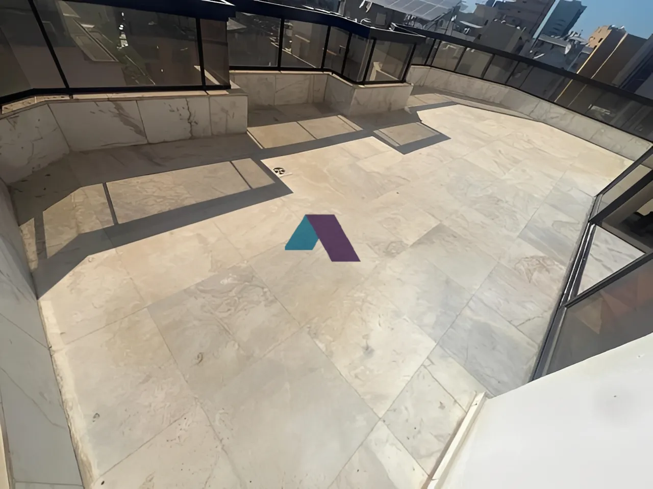 Duplex for Sale in Ras Al Naba'a - 3 bed, 5 bath