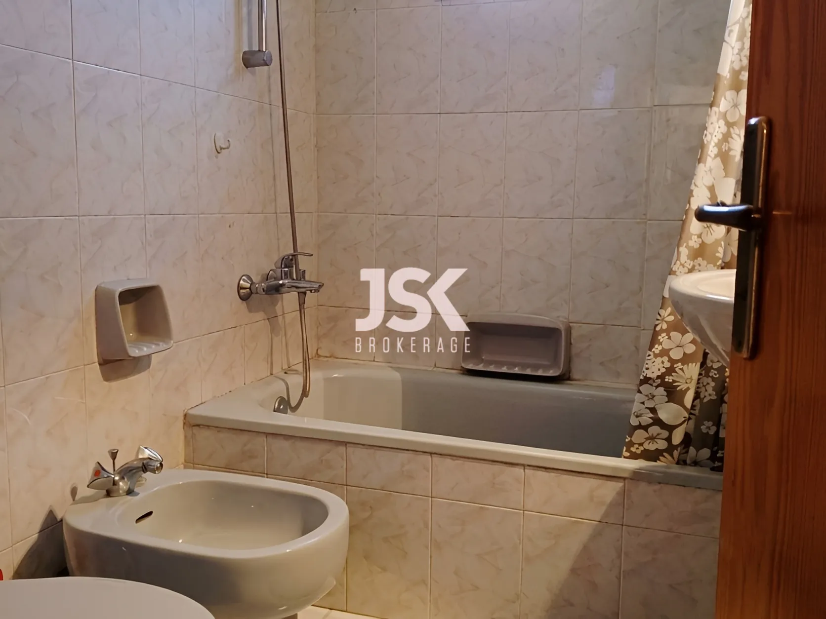 Apartment for Sale in Aamchit