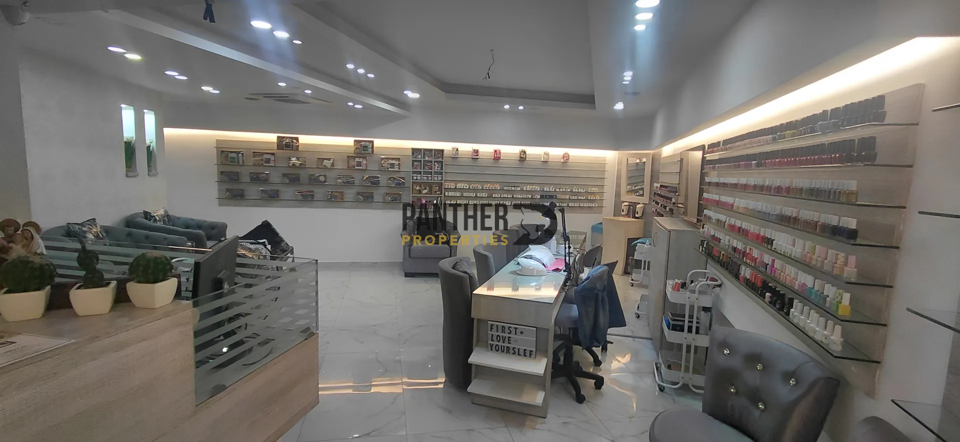 Shop for sale in New jdaide، lebanon