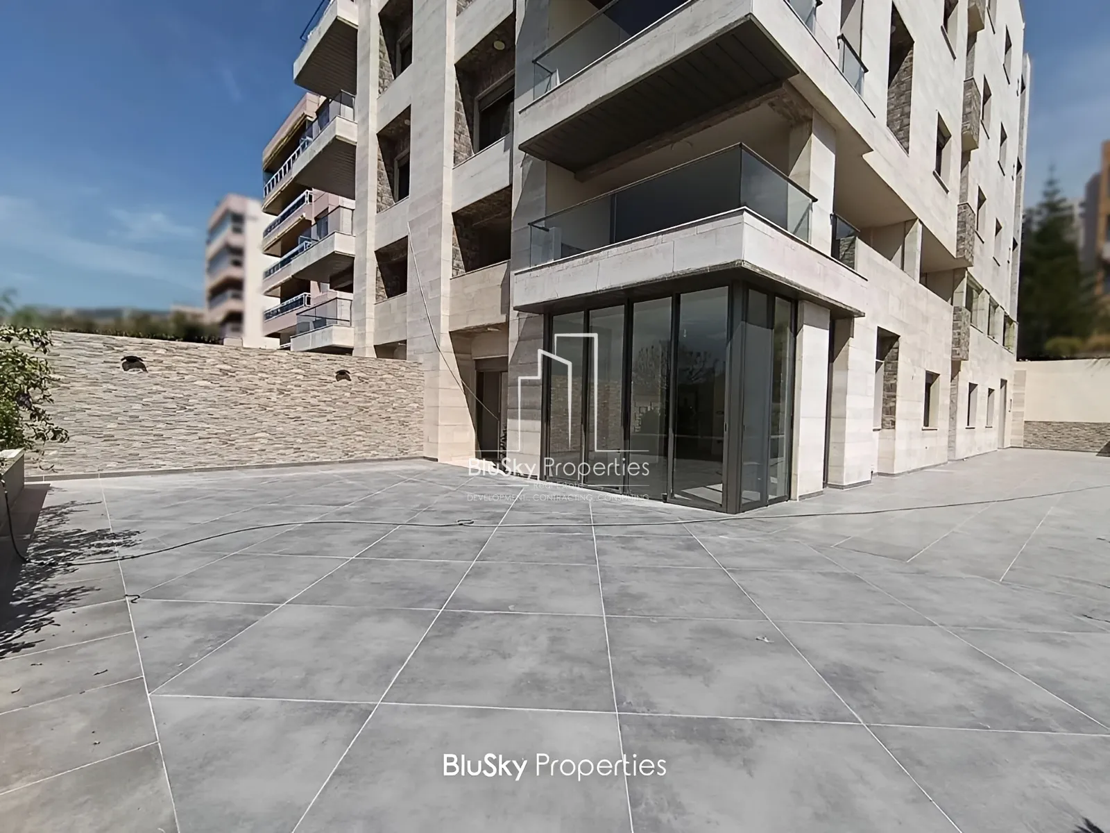 Apartment for Sale in Kfarhbeb - 3 bed, 4 bath