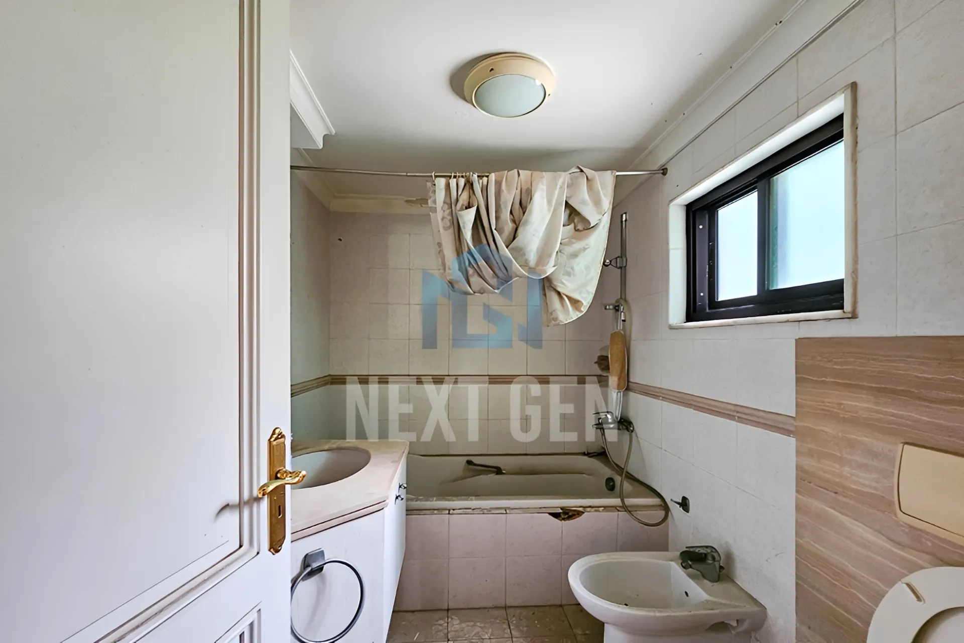Apartment for sale in Ain El Tineh, Beirut, Lebanon