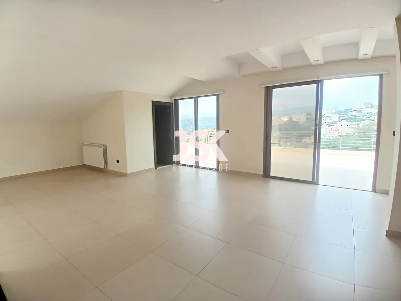 Apartment for Rent in Qornet El Hamra - 2 bath