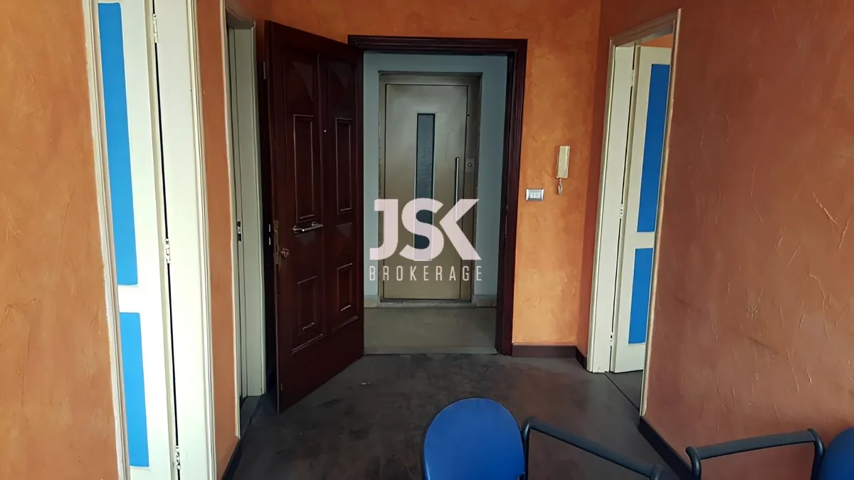 Office for sale in Baouchriyeh
